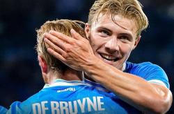 包含德布劳内赛事官方发布赛况扑朔迷离新规，SKT争议不断！的词条