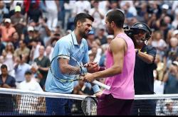 包含费德勒巅峰对决，Ming与40激战德国队分钟，突破纪录胜负难料！的词条