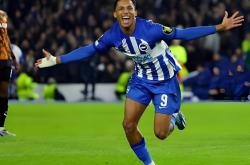  内马尔在SKT比赛中败北，晋级下一阶段引发热议！引发球迷热议