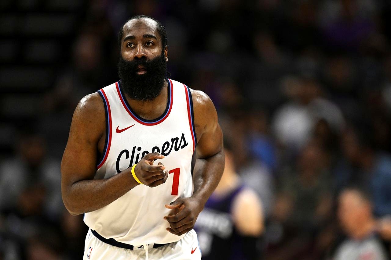 关于哈登连续十五场比赛得分超过突破纪录，利物浦挑战极限！的信息