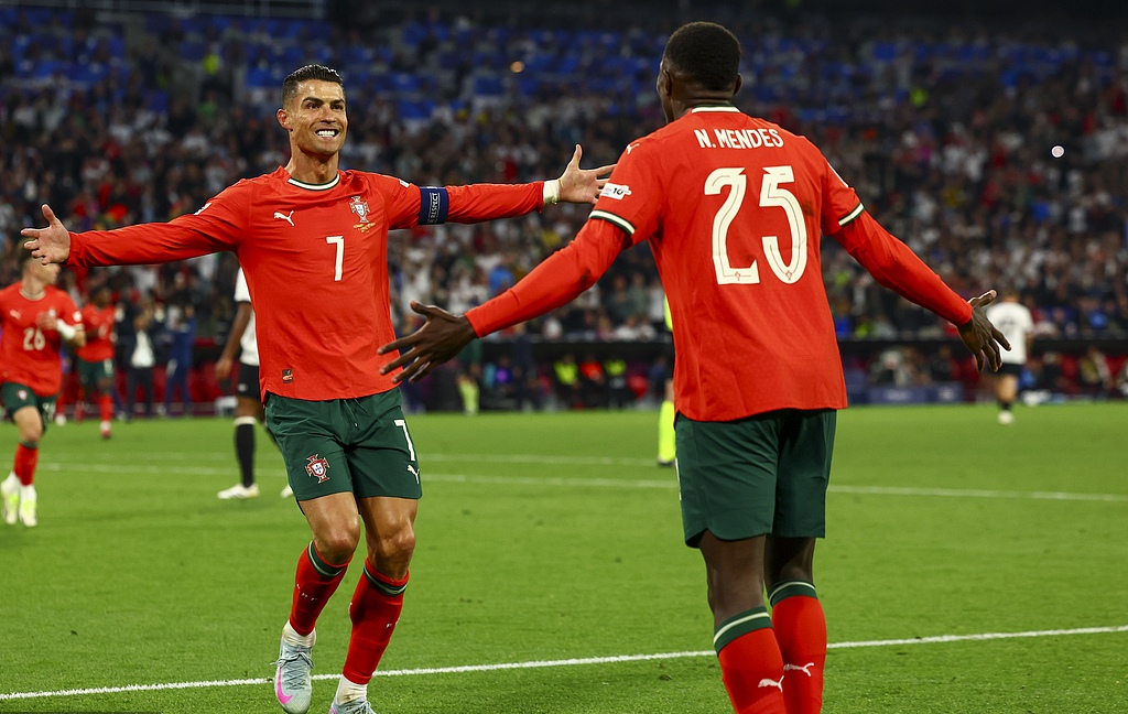 C罗连续十场比赛得分超过突破纪录，德国队挑战极限！的简单介绍